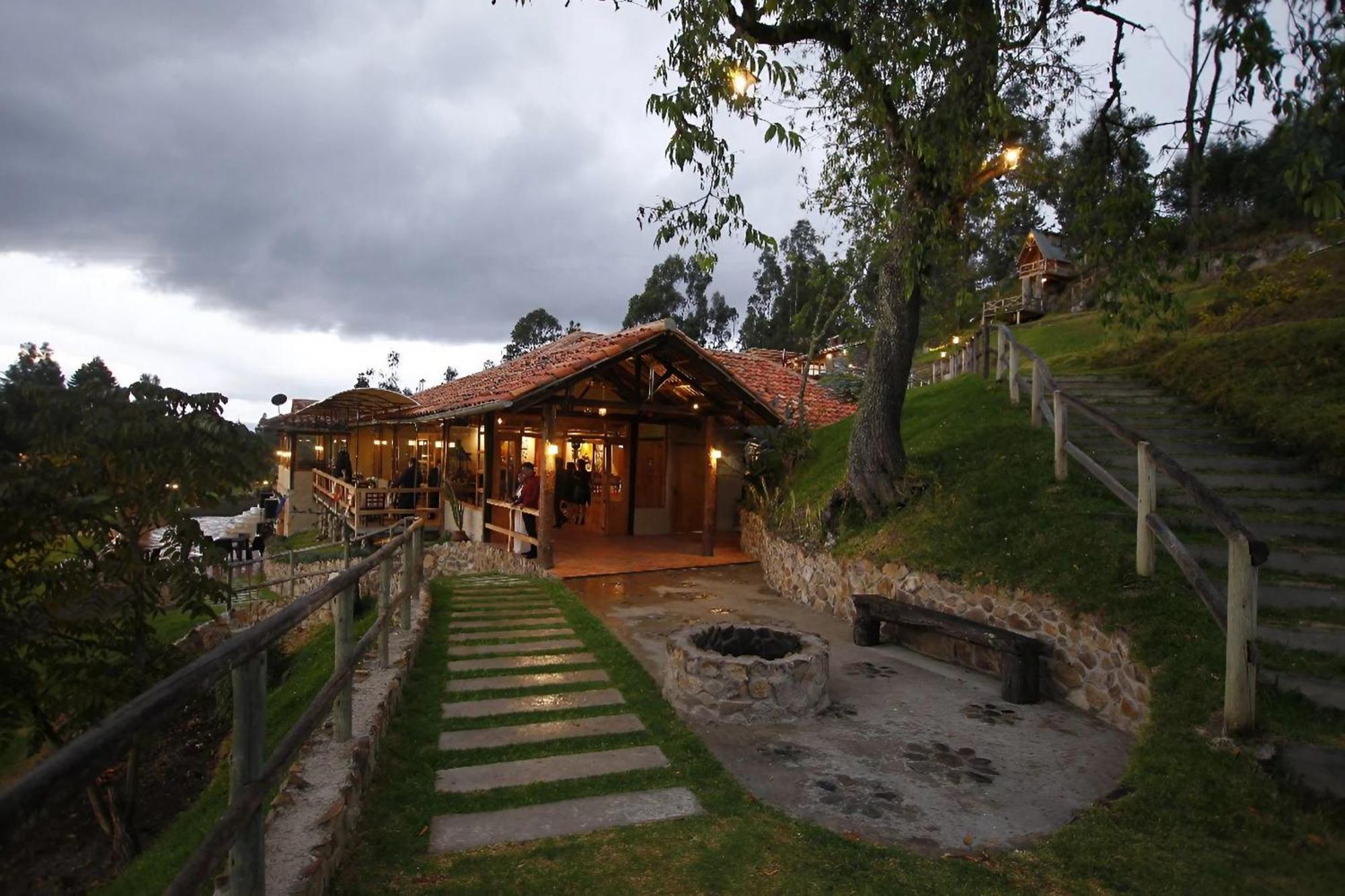 Killary Lodge & Glamping Cachanlo de Sidcay Bagian luar foto