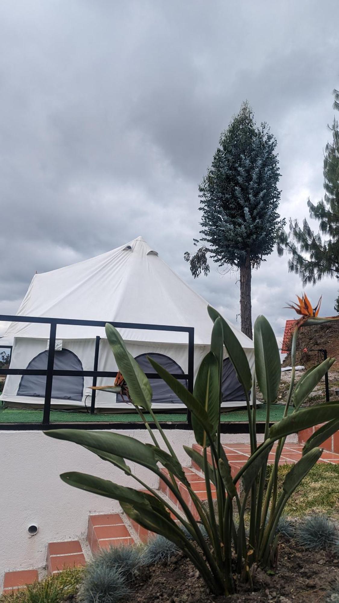 Killary Lodge & Glamping Cachanlo de Sidcay Bagian luar foto