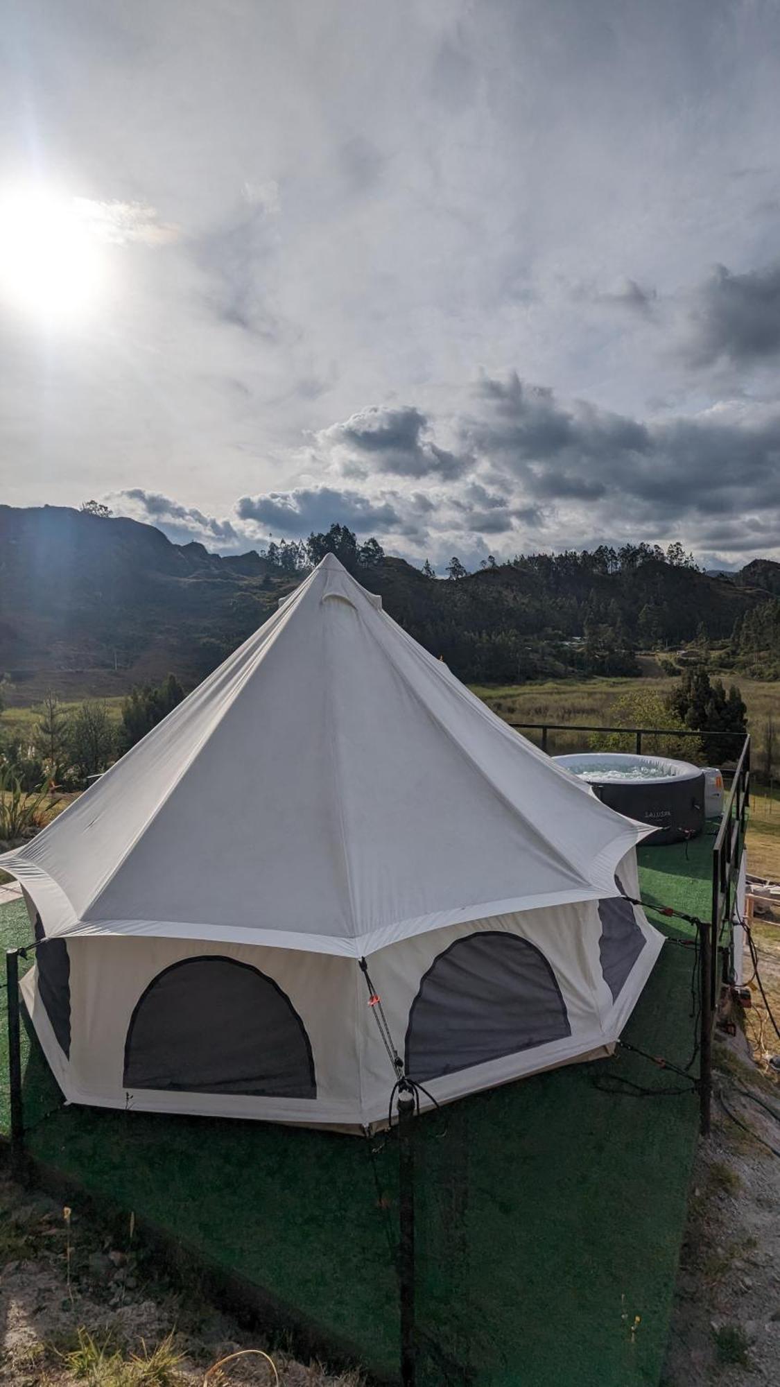 Killary Lodge & Glamping Cachanlo de Sidcay Bagian luar foto